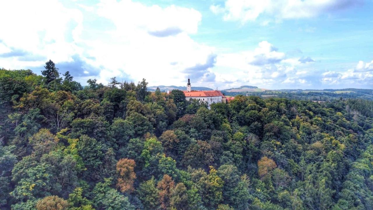 Sazava River Apartment Chocerady Dış mekan fotoğraf